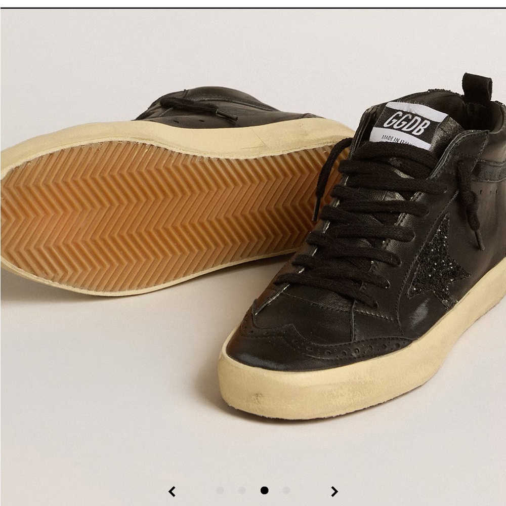 GOLDEN GOOSE
Women'Mid Star in black Zappa with black glitter star Sz 40 
$695 - Picture 5 of 17